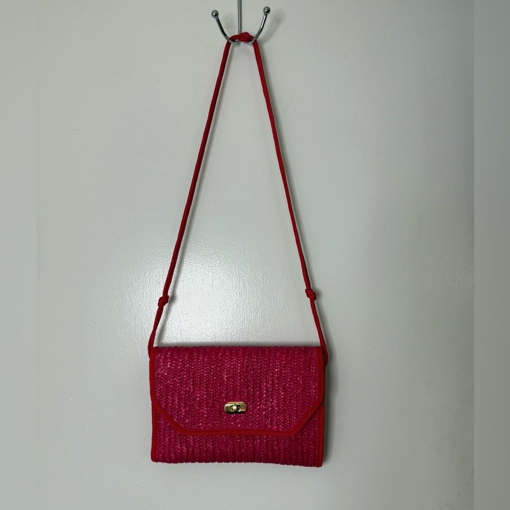 Waves by tandem 80’s vintage bright pink with red straw, crossbody bag